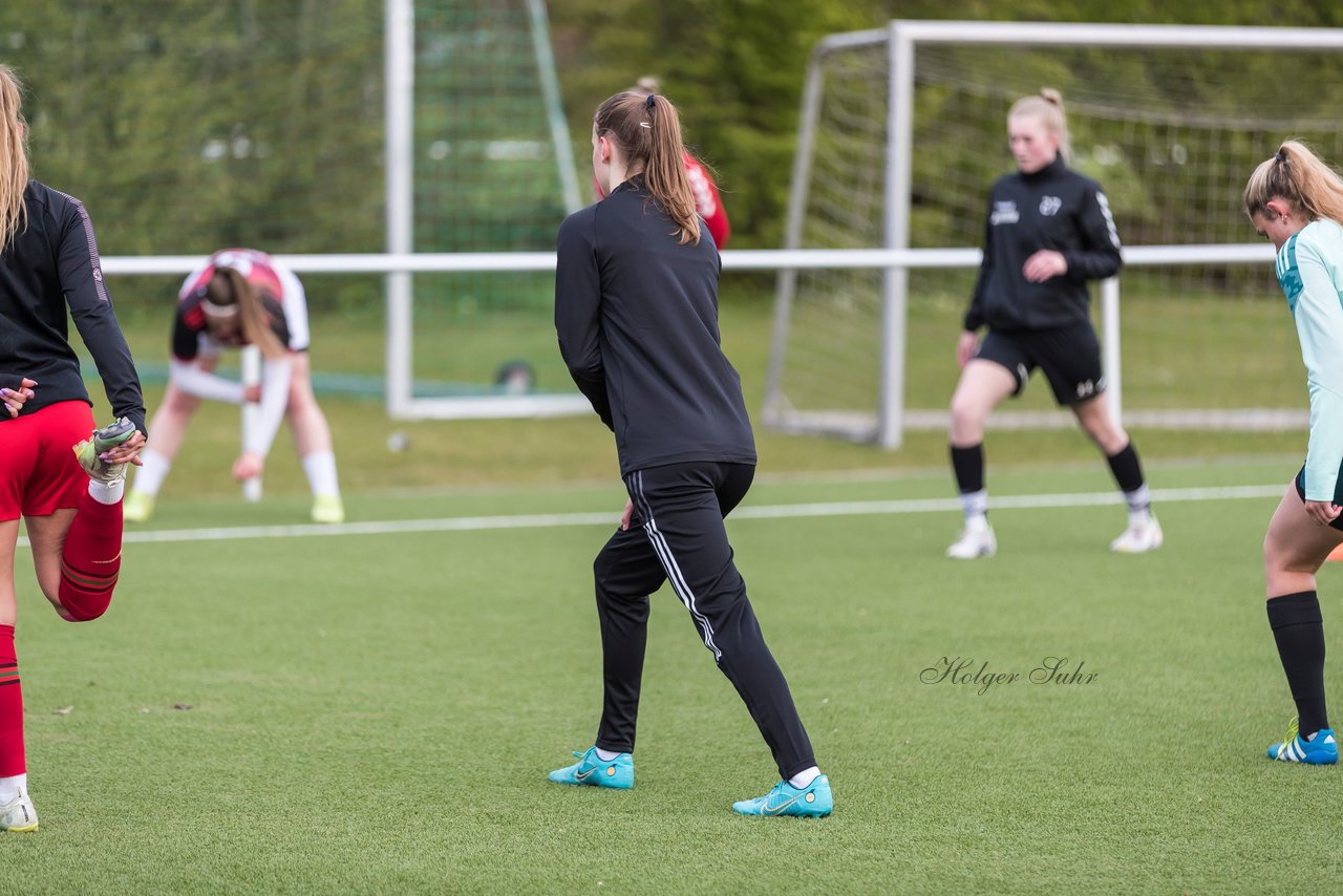 Bild 106 - Co-Trainerin der Frauen Nationalmannschaft Britta Carlson in Wahlstedt